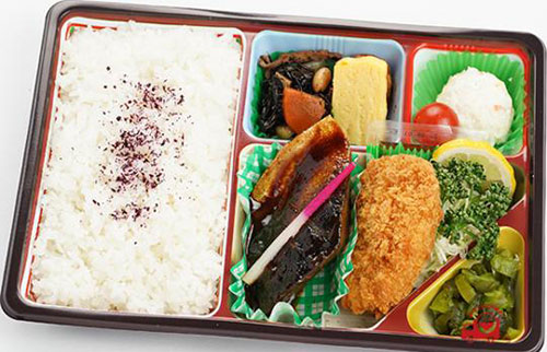 鯖の味噌煮とヒレカツ弁当